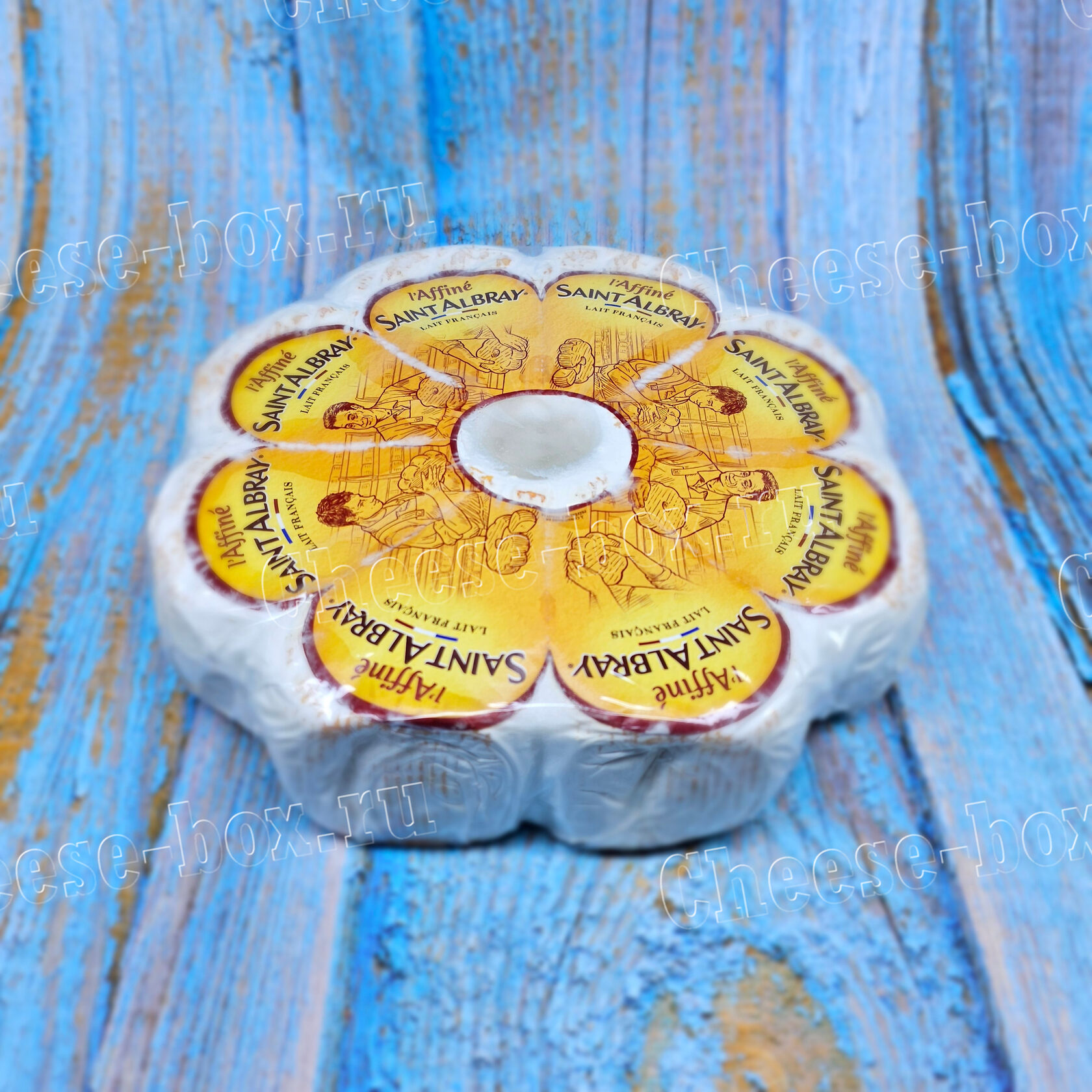 SAINT ALBRAY сыр с белой плесенью кг по /2шт.